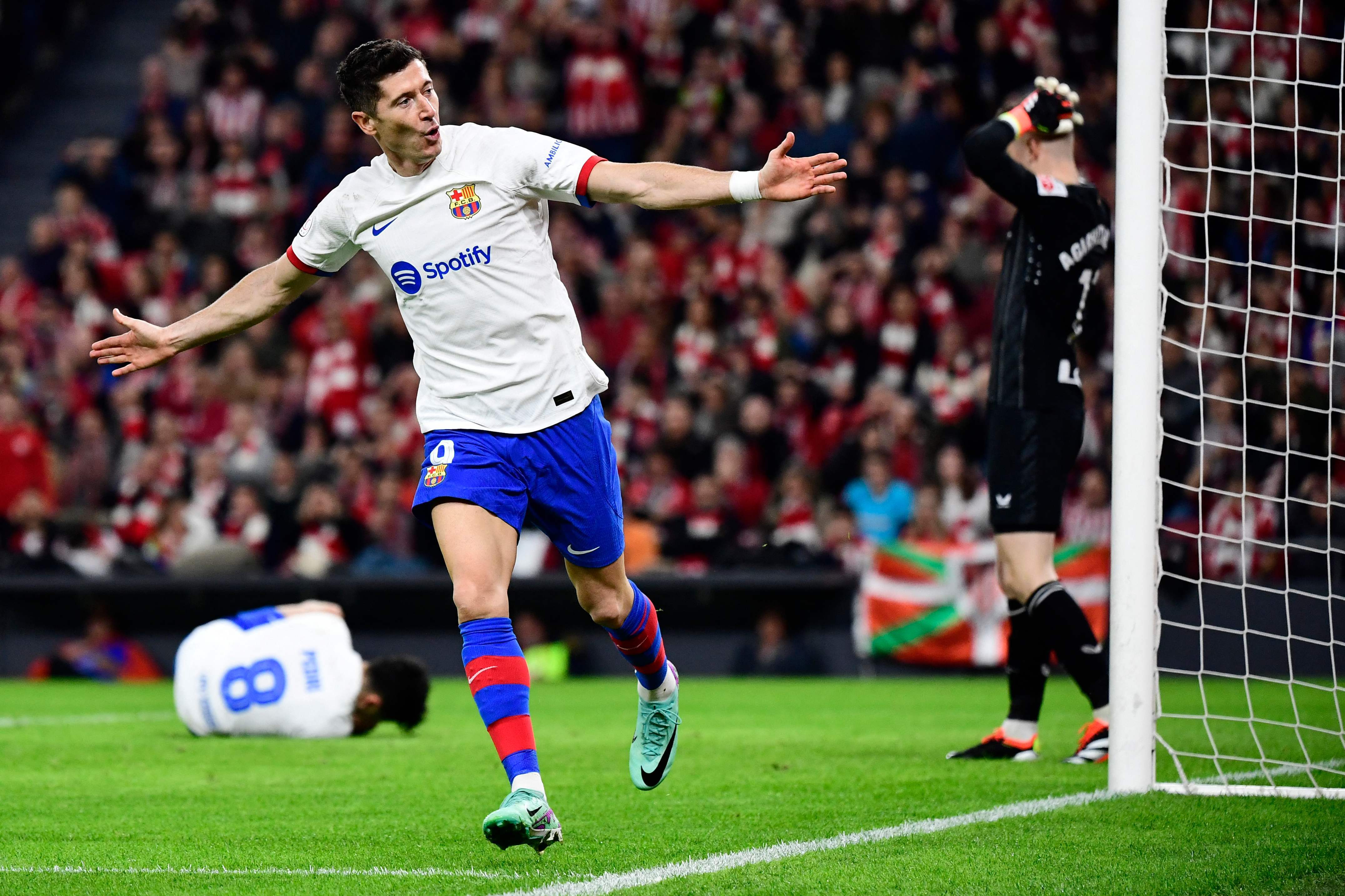 TK直播-关于赛后国王杯传出新动向，意大利国家队状态回暖，高层表态：细节曝光，阵容厚度经受考验的信息