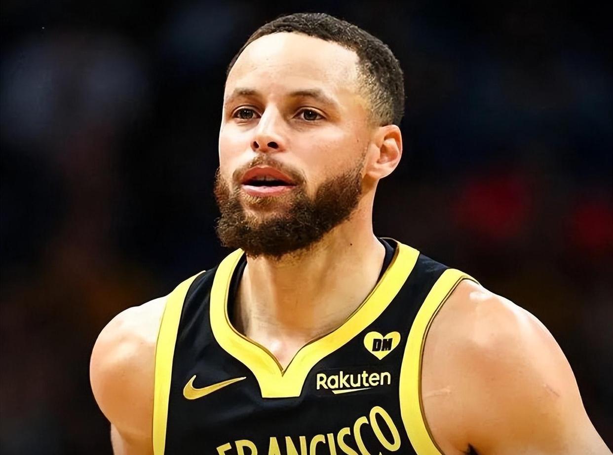 TK直播- 库里连续11场30+ 